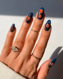 Nail Art : Pedicure & Manicure