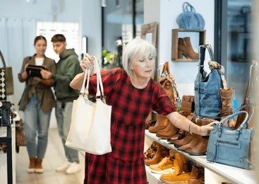 Retail Industry And Buyer Behaviours