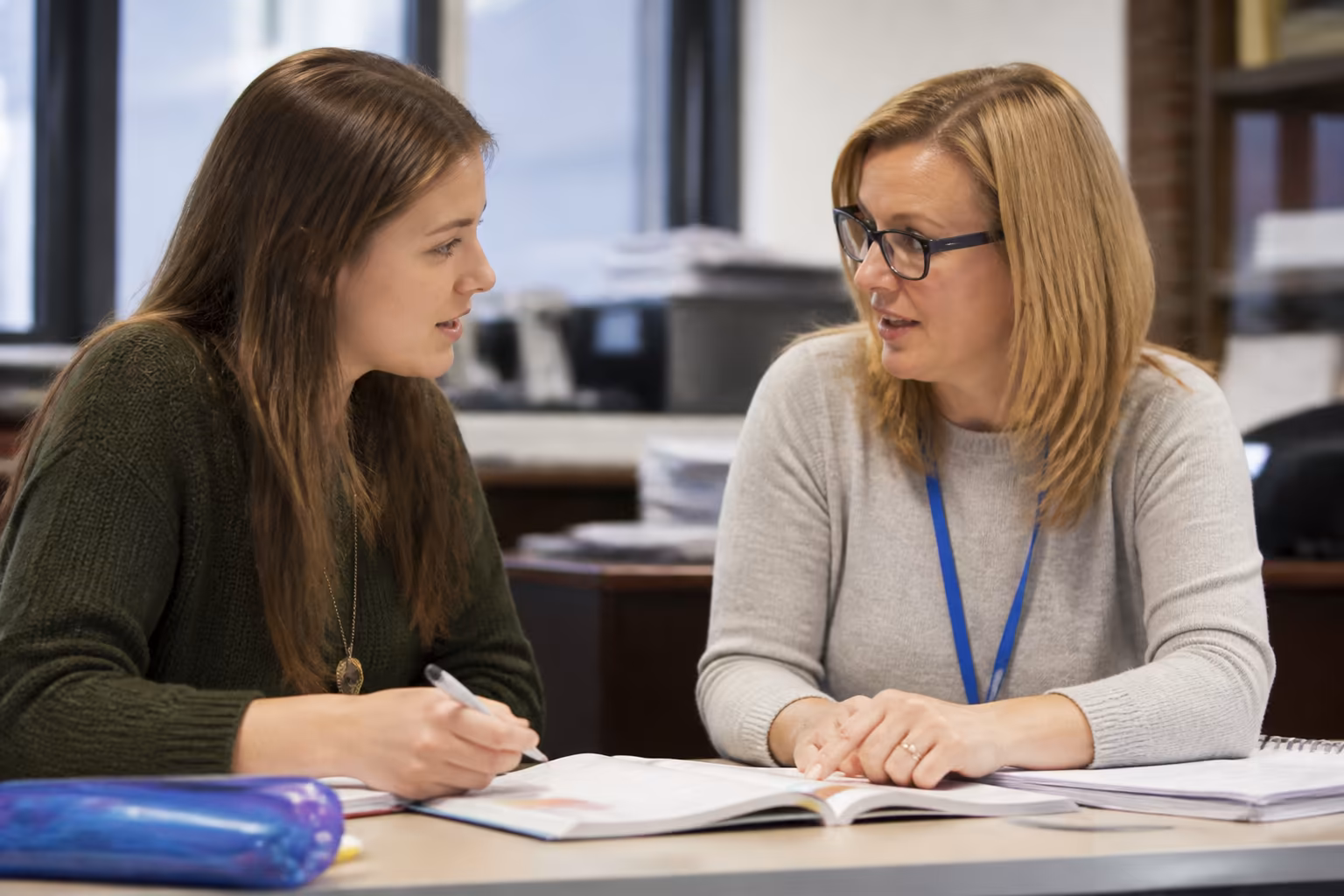 Positive Handling in Schools-29779 Positive Handling in Schools-29779