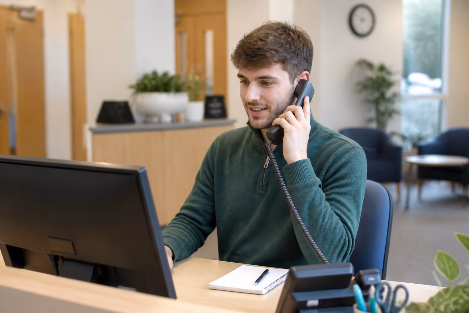Receptionist-90484 Receptionist-90484
